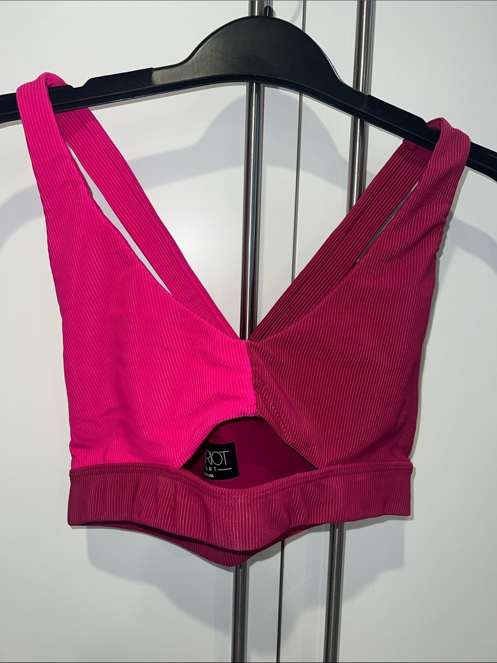 Beach Riot Women’s Ribbed V-Neck Bralette in Bright Pink